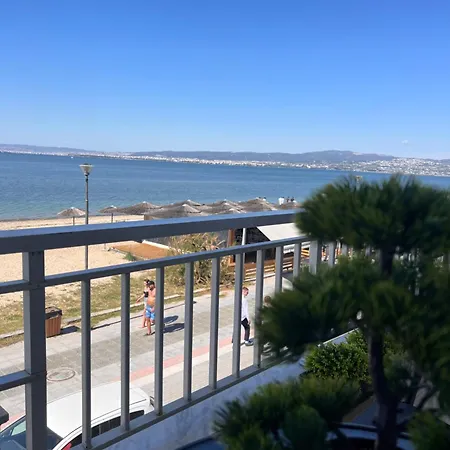 Thalassa Living Beachfront Sea View Apartman *