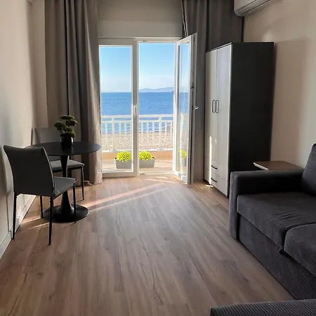 Thalassa Living Beachfront Sea View *